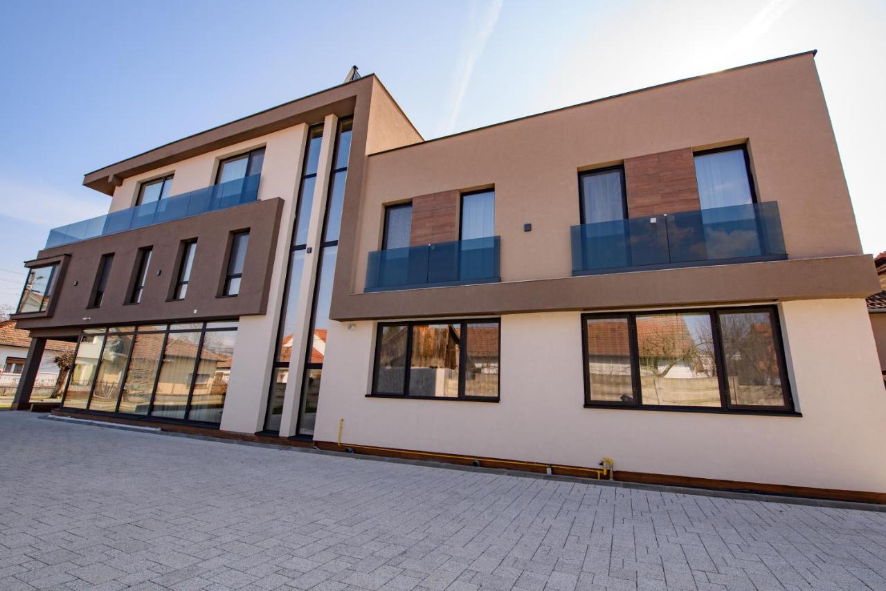 Vila Sarisa Deva Exterior photo